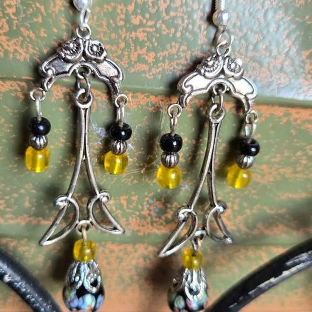 Floral Lampwork Chandelier Dangle Earrings Black & Yellow Glass Beads Pre-Owned